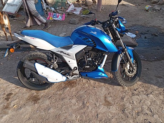 TVS 160 Apache, déco stylée, faible kilométrage