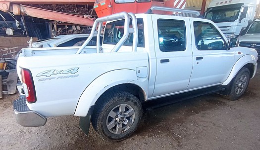 Nissan Hardbody 4x4, bon état, entretien régulier, prix négociable