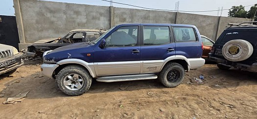 Nissan Terrano 2 en bon état, climatisée, négociable