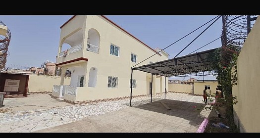 Villa 5 chambres et grand parking à Cité Lotah, en face de l\'Ambassade de l\'Inde