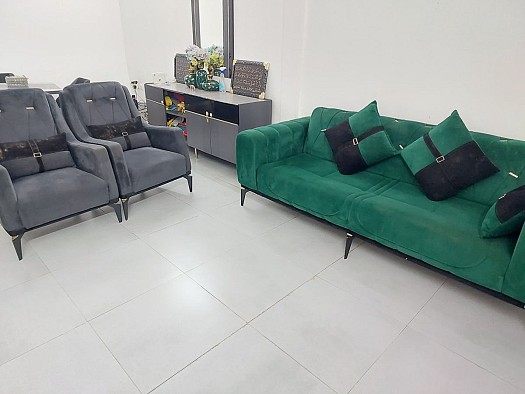 Salon et salle à manger confortable en excellent état