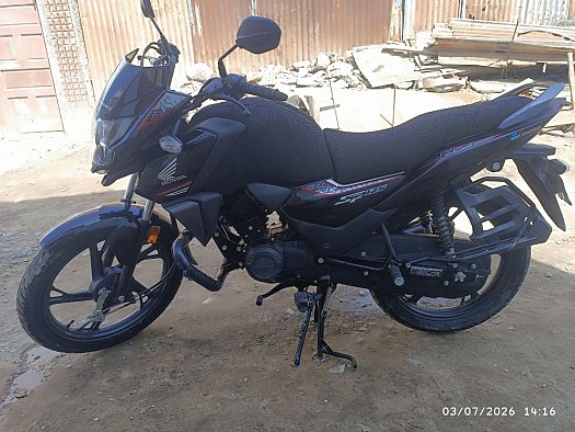 Moto Honda SP 125 noire, 2 mois d\'utilisation, état impeccable