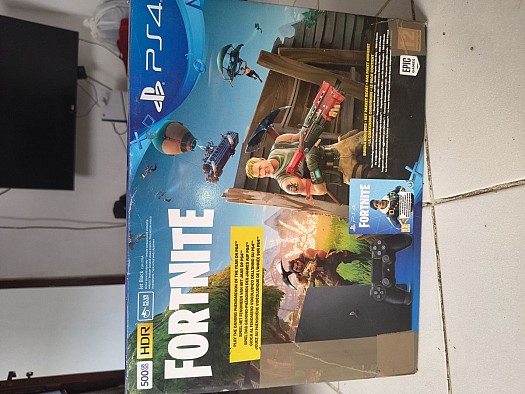 Playstation 4 Slim + Manette + 3 Jeux - Comme Neuf