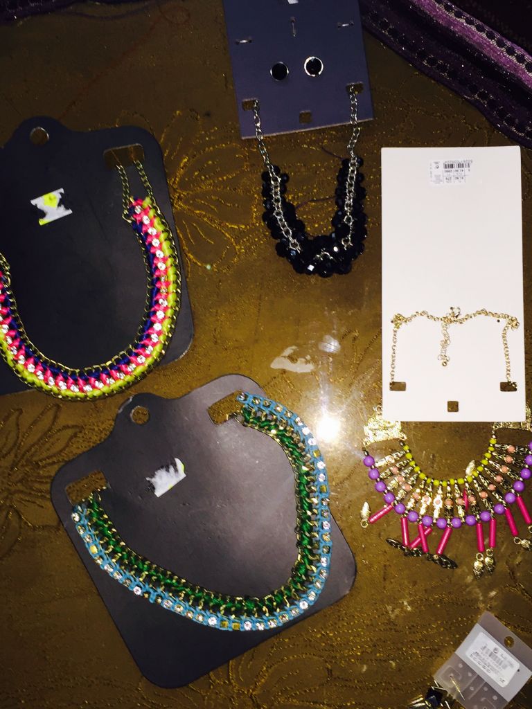 Bricolages vente de boucles et dès collier
