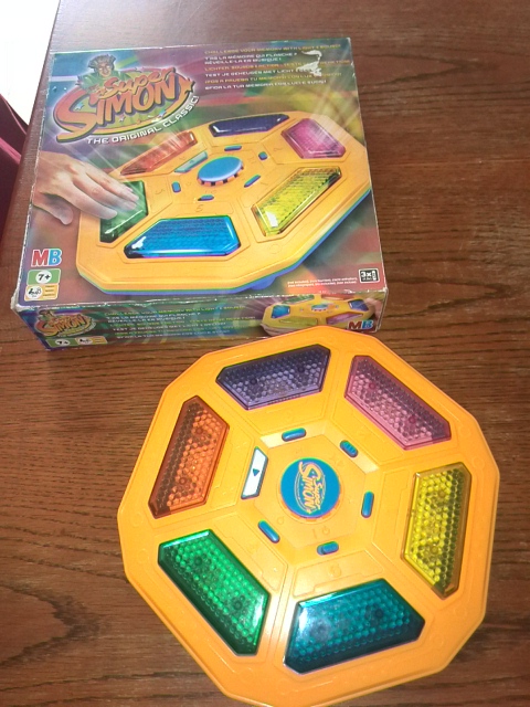 jeu de société éléctronique "super simon"