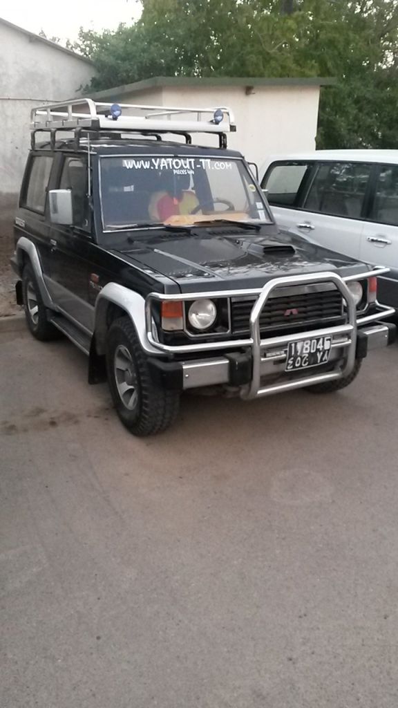 Voiture 4x4 Mitsubishi phase 1.chassie court
