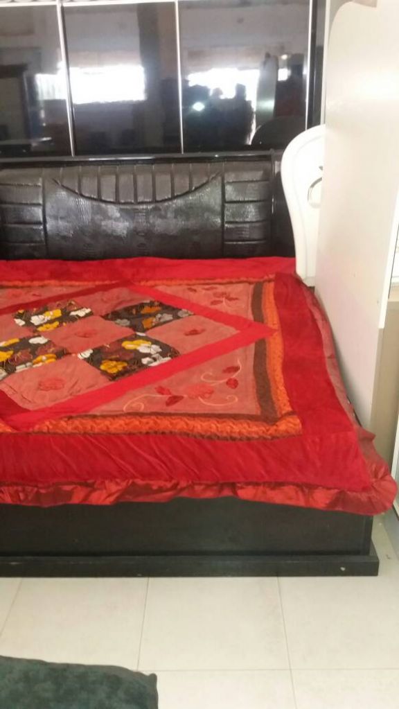 Chambre a couche complete brand new
