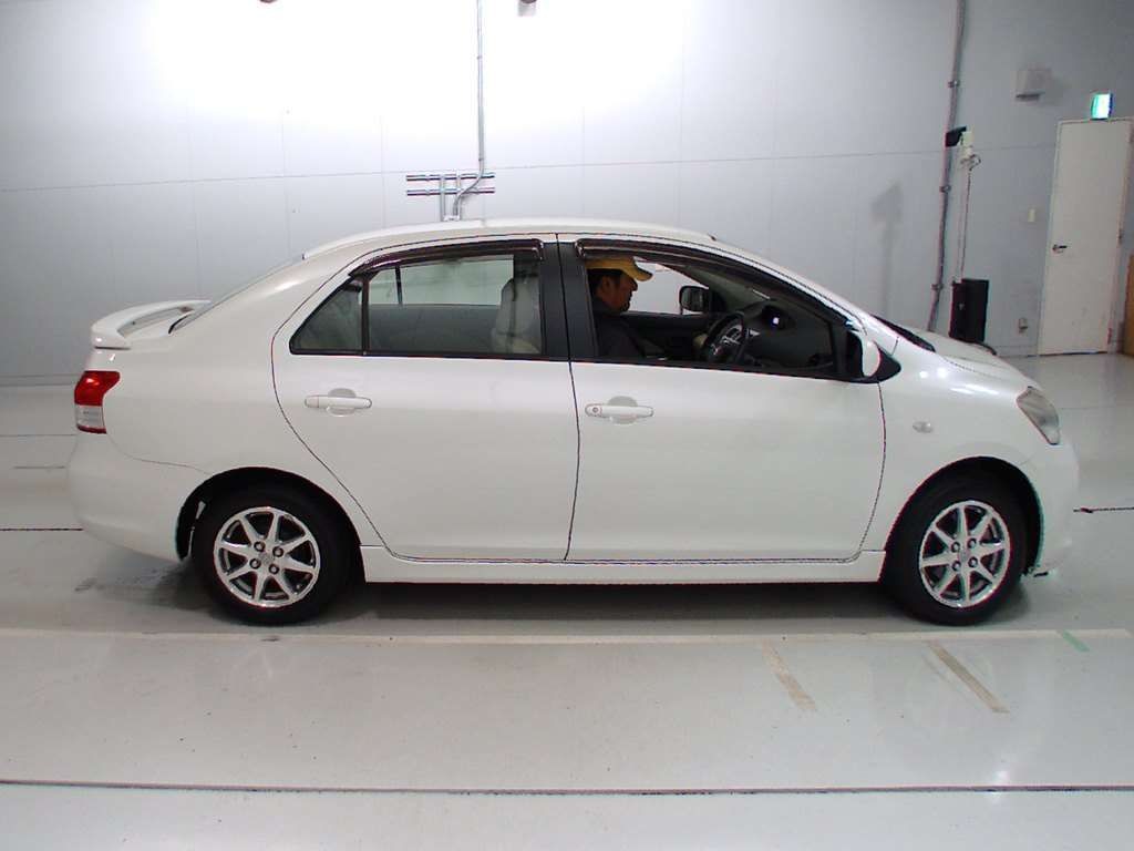 Toyota Yaris Belta à Djibouti