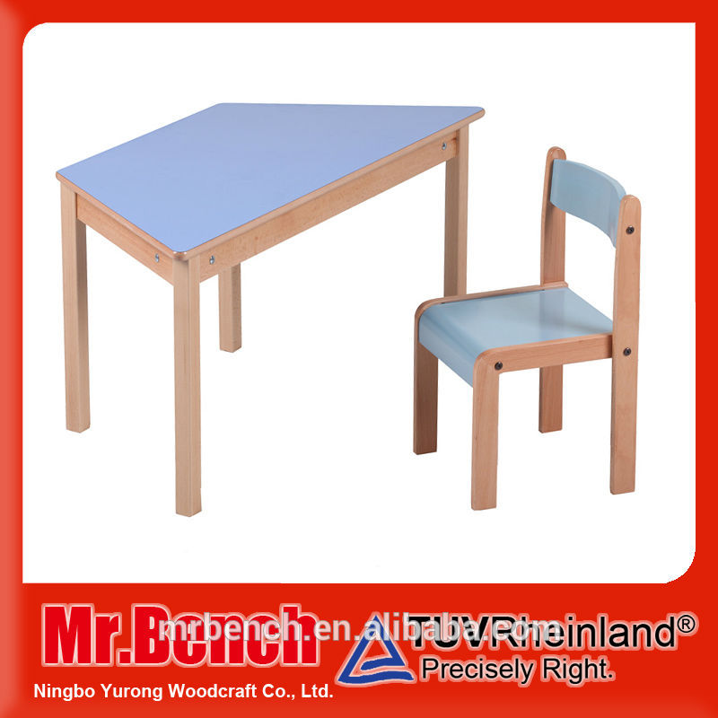 Petite table en bois