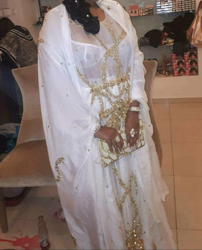 Boubou blanc pour une mariée