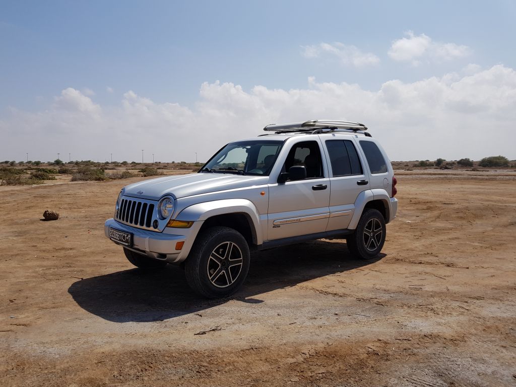 jeep cherokee kj 2.8 crd 163 cv diesel limited à Djibouti