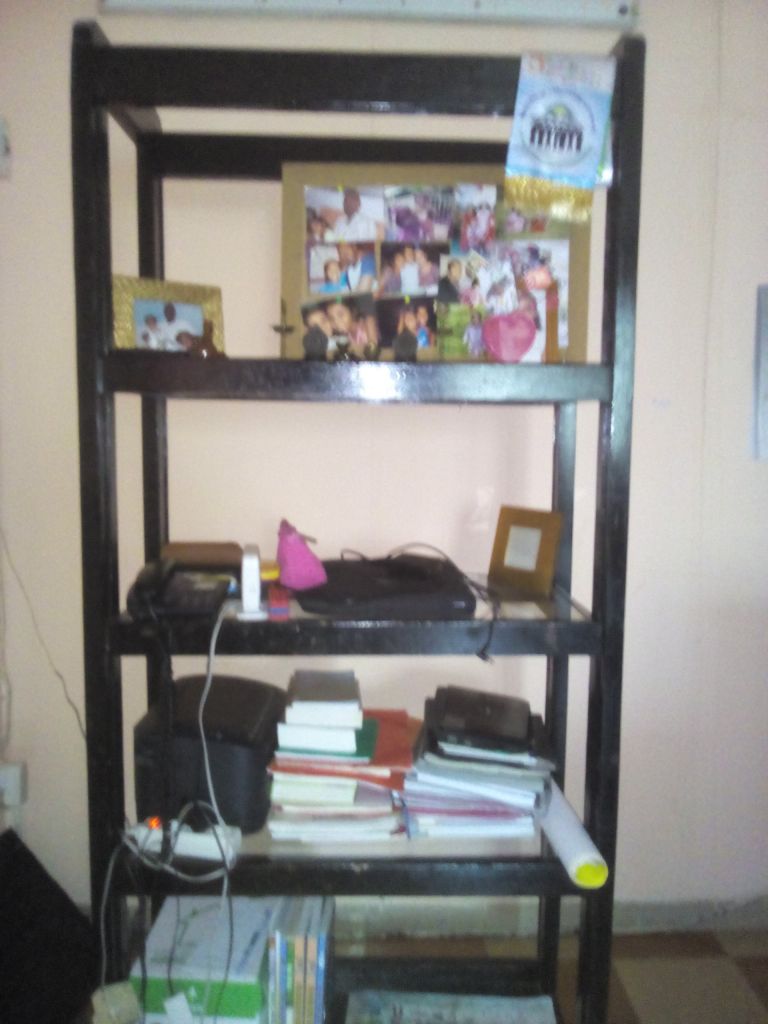 Étagère bois et verre