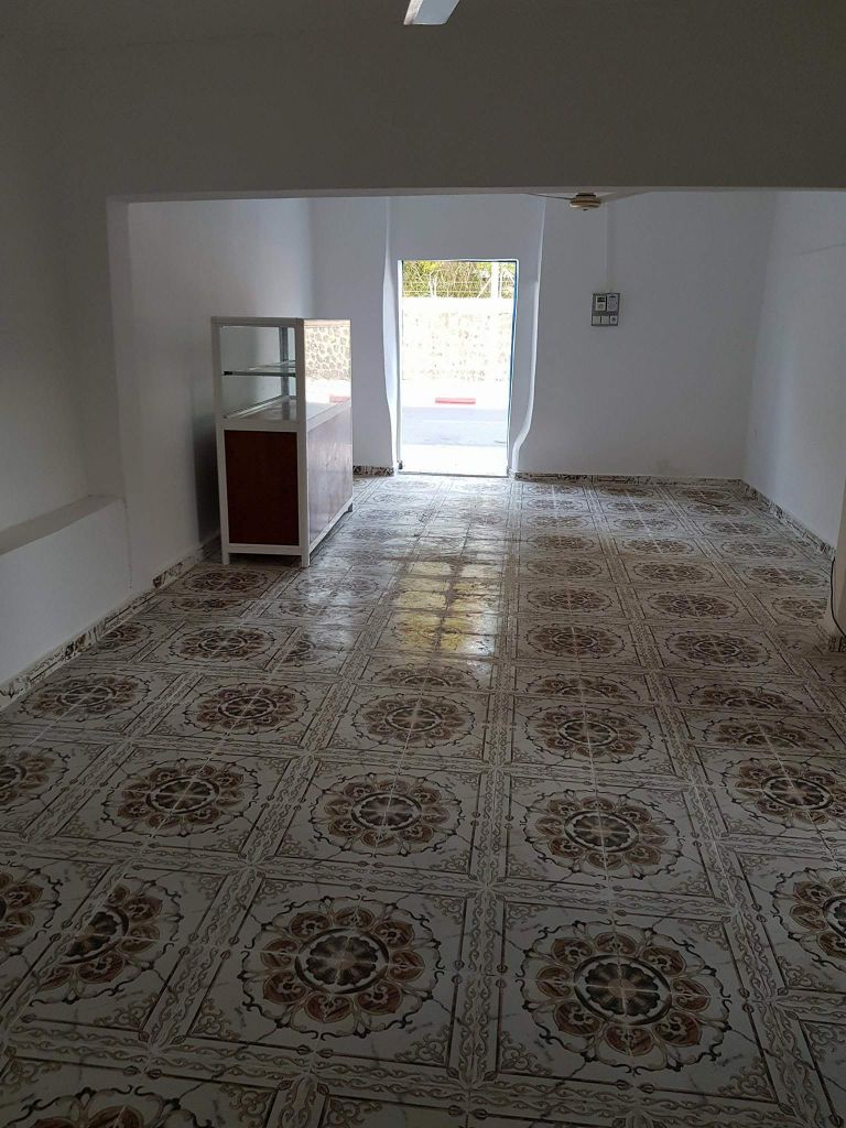 A louer Local Commercial ou bureautique/ FOR RENT