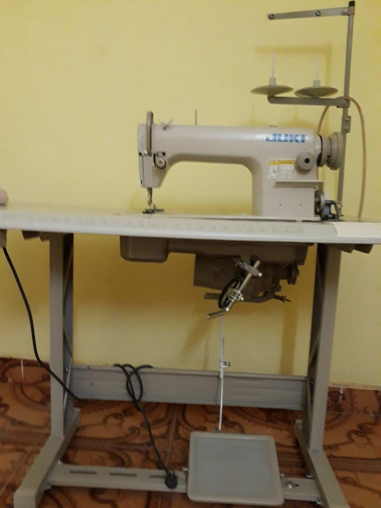 Machines à coudre électrique juku