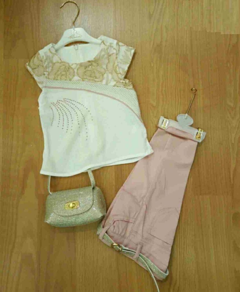 Ensemble top strass + pantacourt + sac