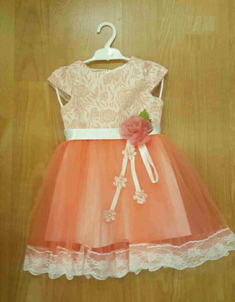 Robe de fête satin et tulle