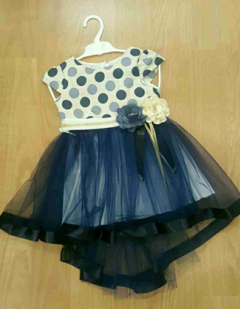 Robe de fête satin et tulle bleu marine