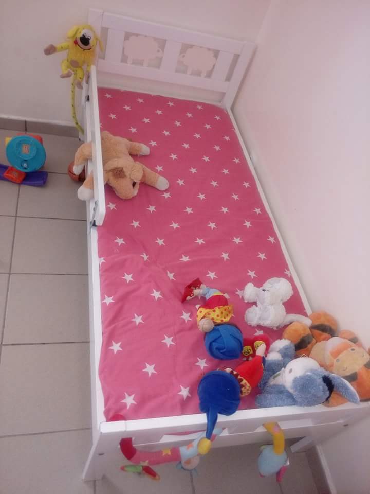 Lit bébé avec matelas