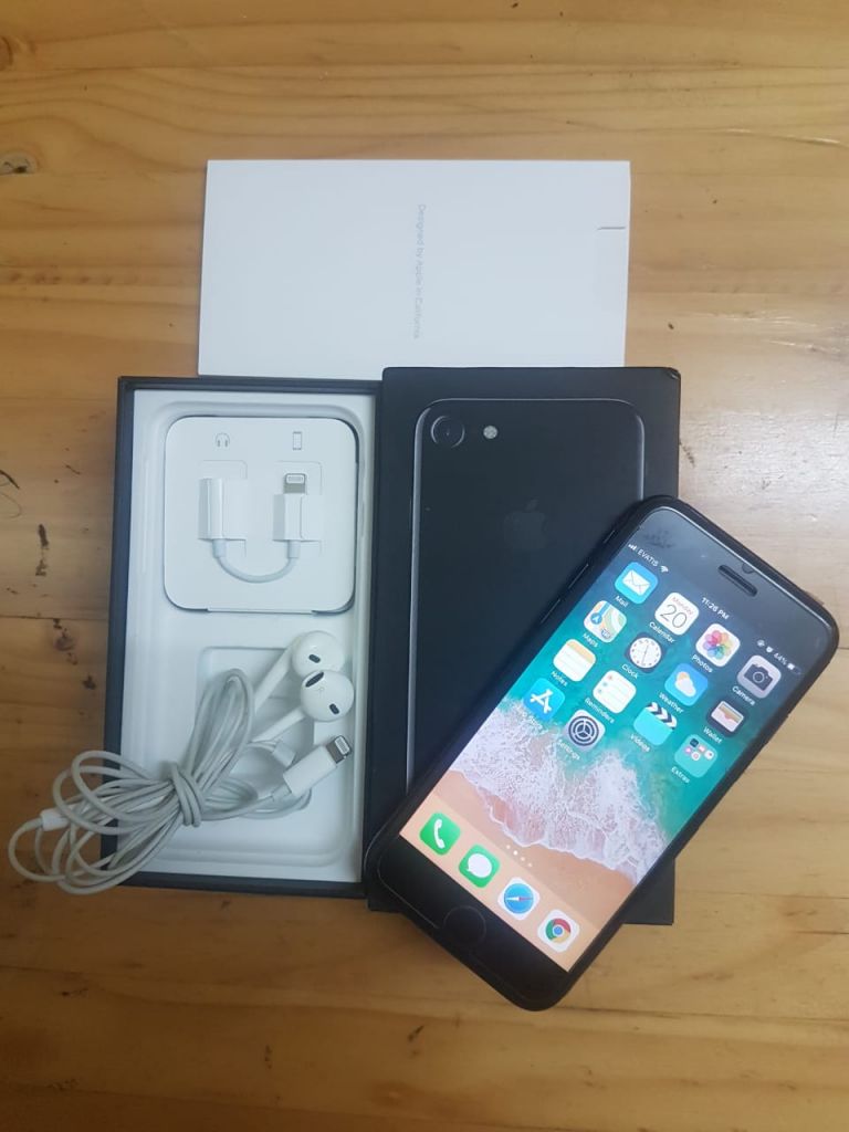 Iphone 7 256gb with Facetime