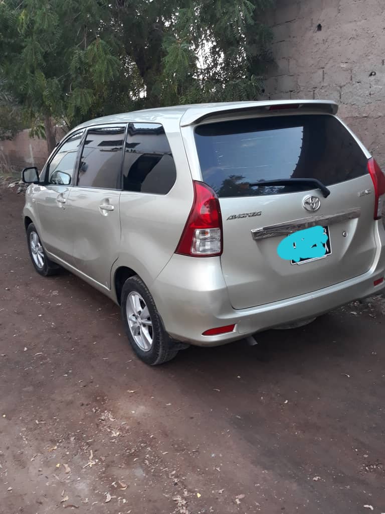 Toyota AVENSA modèle 2014 familiale 7 places