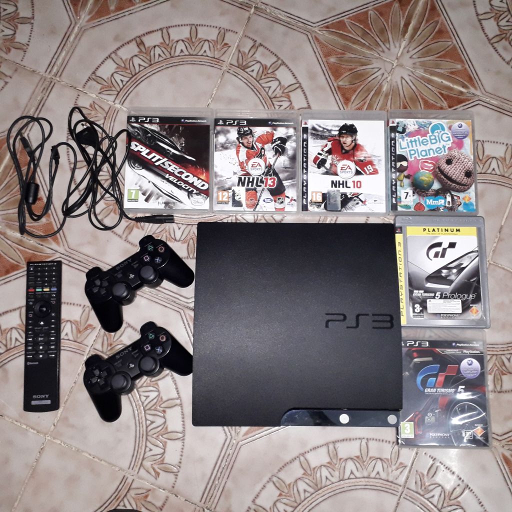 PACK PS3 + 6 JEUX + accessoires