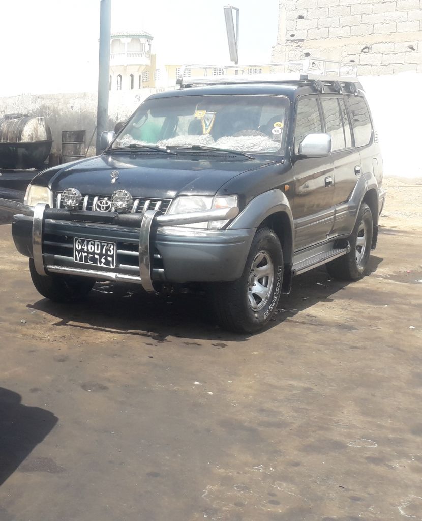 Vente land-cruiser Prado de couleur noir
