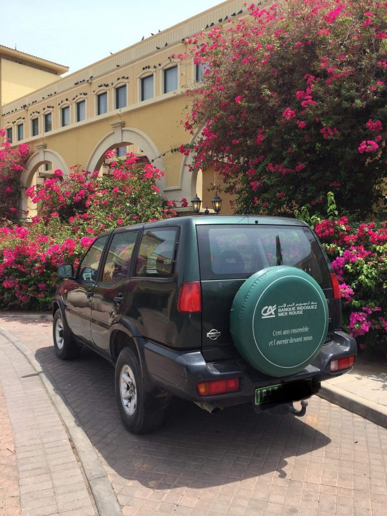 Voiture Nissan  Terrano  diesel  4 4  Djibouti