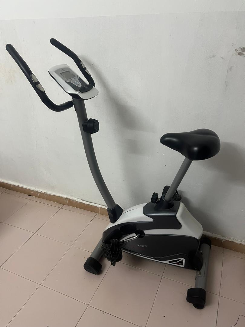 Vélo d'appartement neuf en très bon état